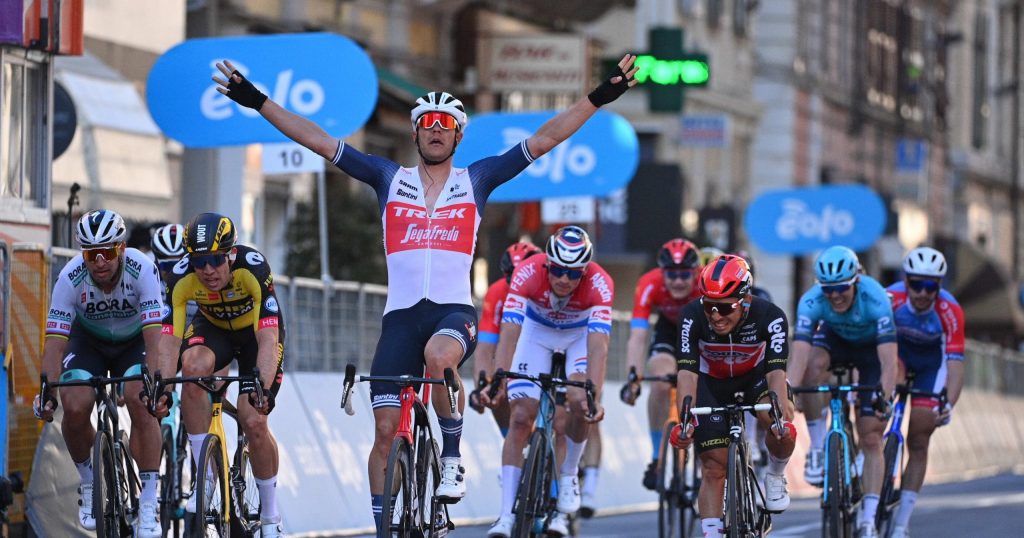 Stuyven sorprende a los favoritos en la Milán-Sanremo