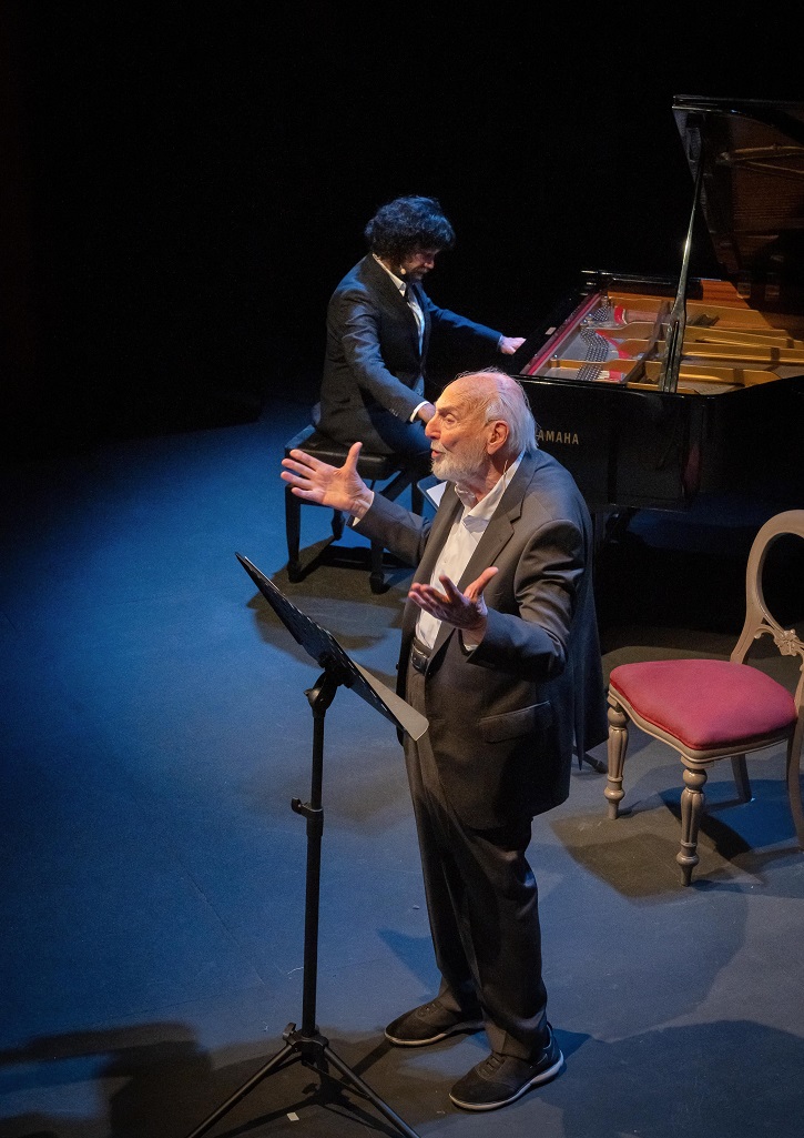 ‘Una pequeña historia’: Héctor Alterio da otro vibrante recital de talento