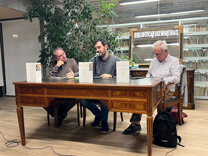 Javier Mateo Hidalgo durante la presentación de su poemario Arquitectura del sueño en la Biblioteca Eugenio Trías, el pasado 4 de noviembre